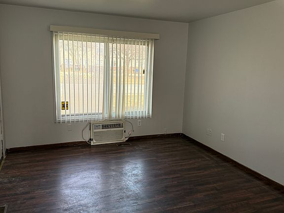 4th image of 1661 Electric Ave