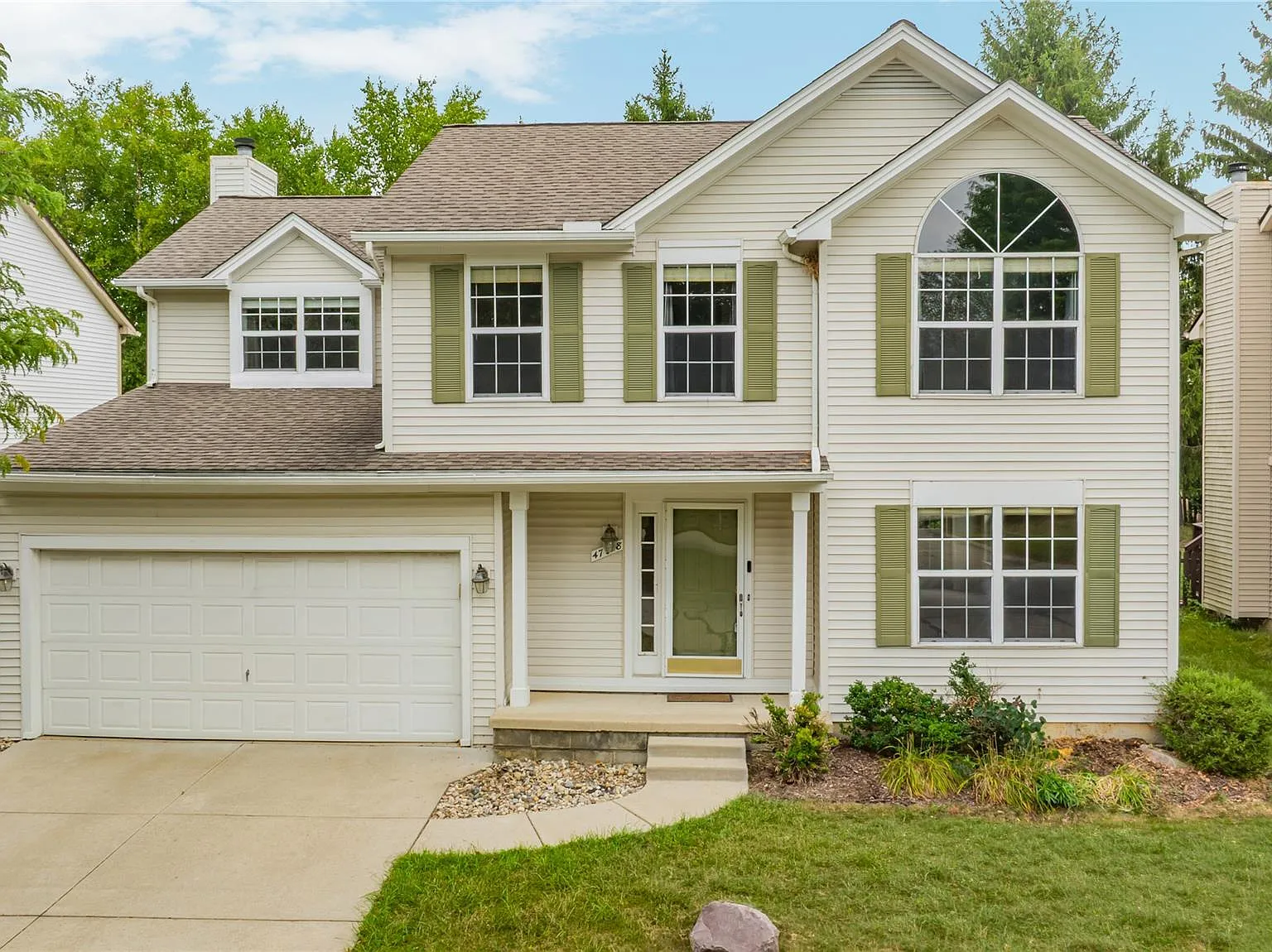 4 bed, 2.5 bath, 2226 sqft, $2,750 — Photo 3