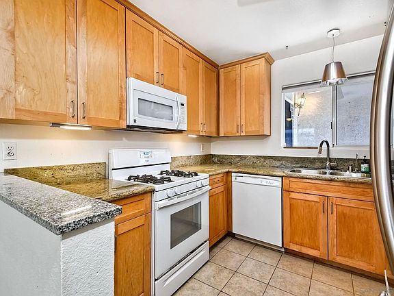 4th image of 2726 Thunder Dr