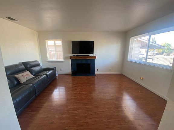 3rd image of 7550 Tamoshanter Way