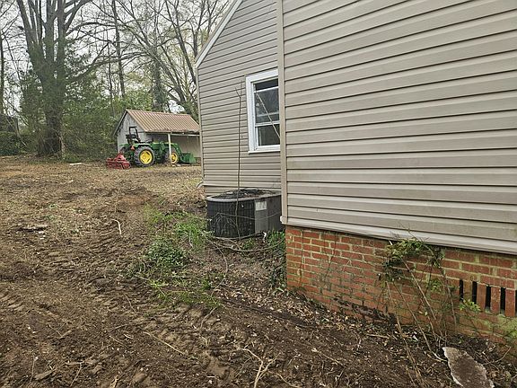 5th image of 1709 Greenwood Ave