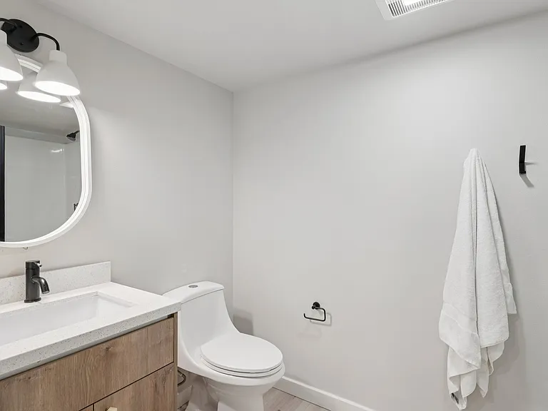 Clara Apartments — Photo 9