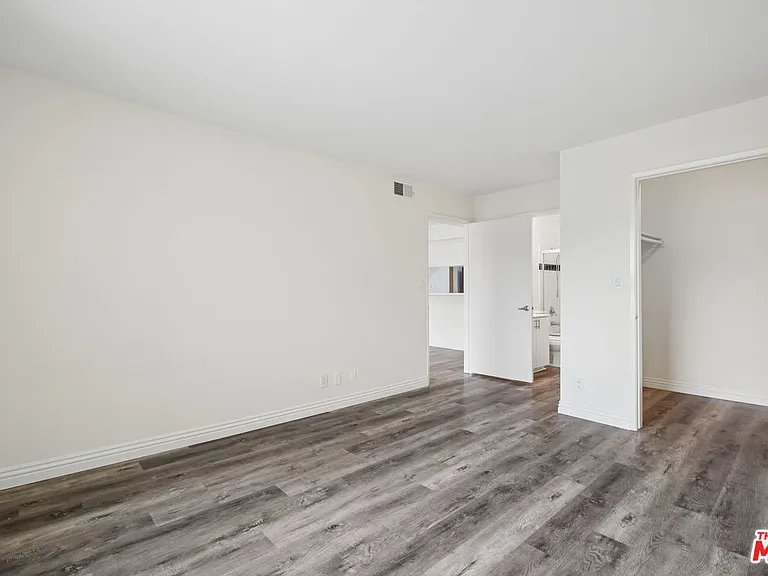 870 Crenshaw Blvd #202 — Photo 9