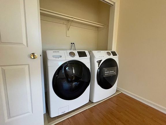 4th image of 474 Beach 45th St #1