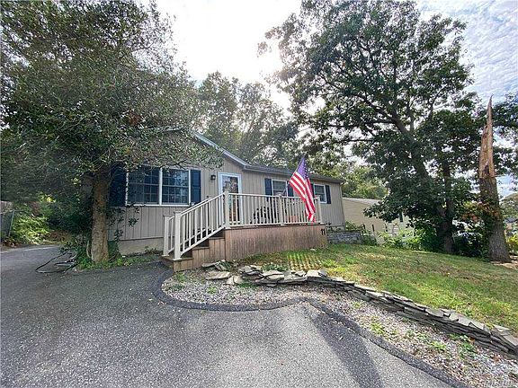 2nd image of 11 Lawrence Dr