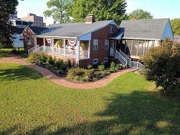 2nd image of 2841 N Staunton Rd