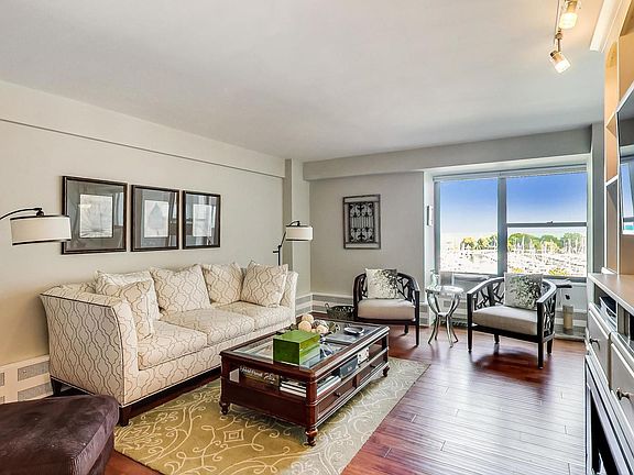 4th image of 3420 N Lake Shore Dr APT 8N