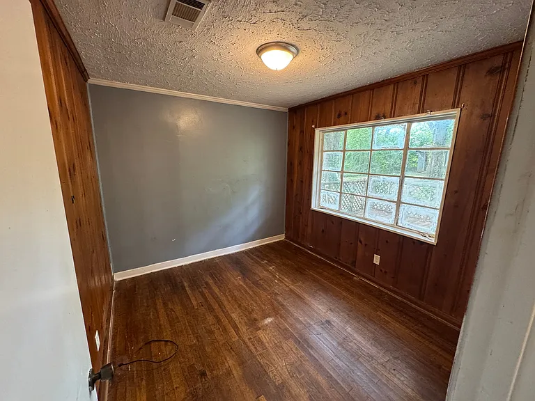 918 Stuart St — Photo 19