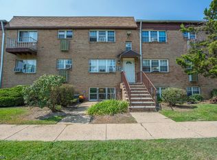121 College Dr, Edison, NJ 08817