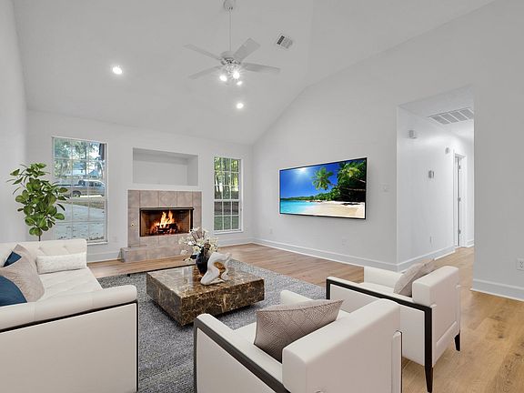 3rd image of 201 Thornberg Dr