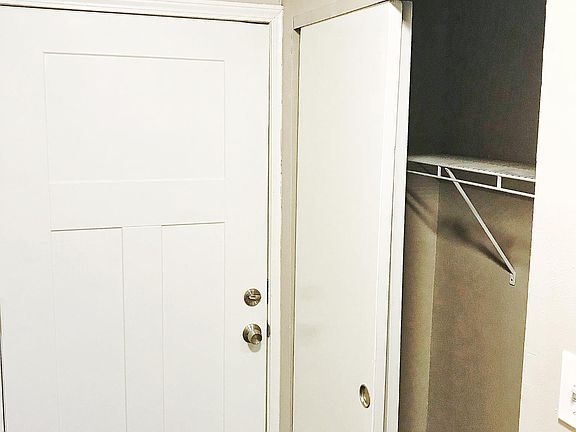 3rd image of 4263 Virginia Ave APT 203