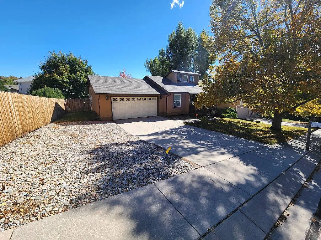 3 bed, 2158 sqft, $2,600 — Photo 1