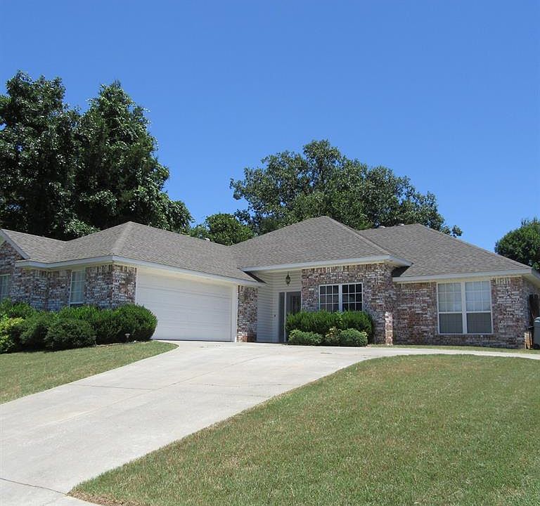 1st image of 2726 Pebble Dr