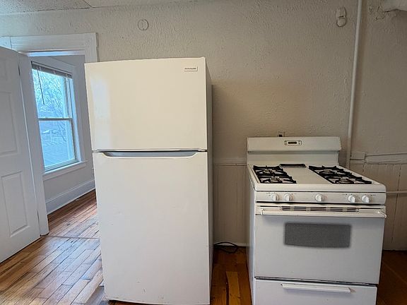 3rd image of 120 Rennell St