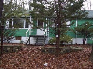 356 E Lakeshore Dr, Highland Lakes, NJ 07422