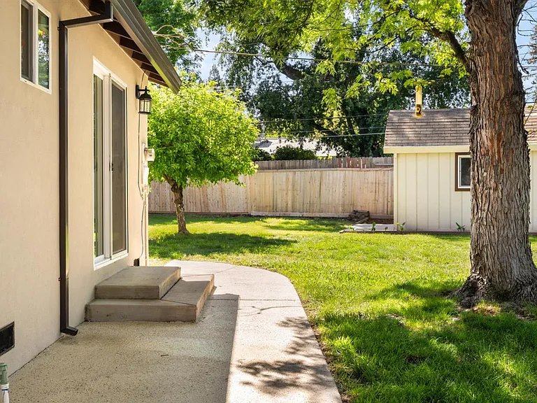 6120 Friendly Ct — Photo 31