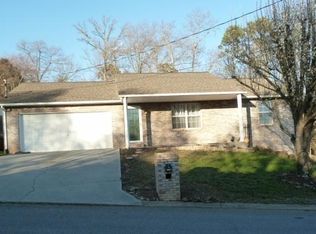 8048 Florence Gardens Rd, Knoxville, TN 37938