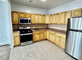 552 Hinsdale St #3, Brooklyn, NY 11207