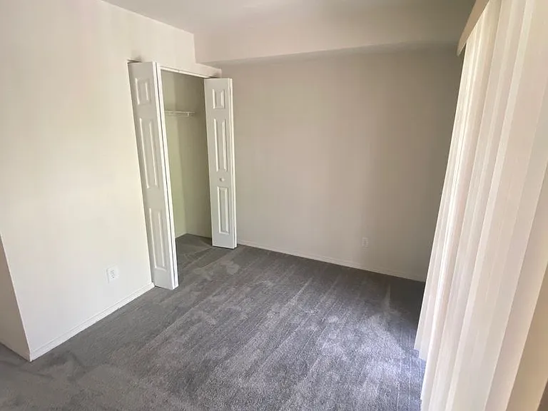 302 S Cedar St — Photo 27