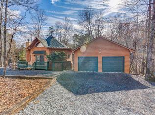 100 Foxhound Dr, Ellijay, GA 30540
