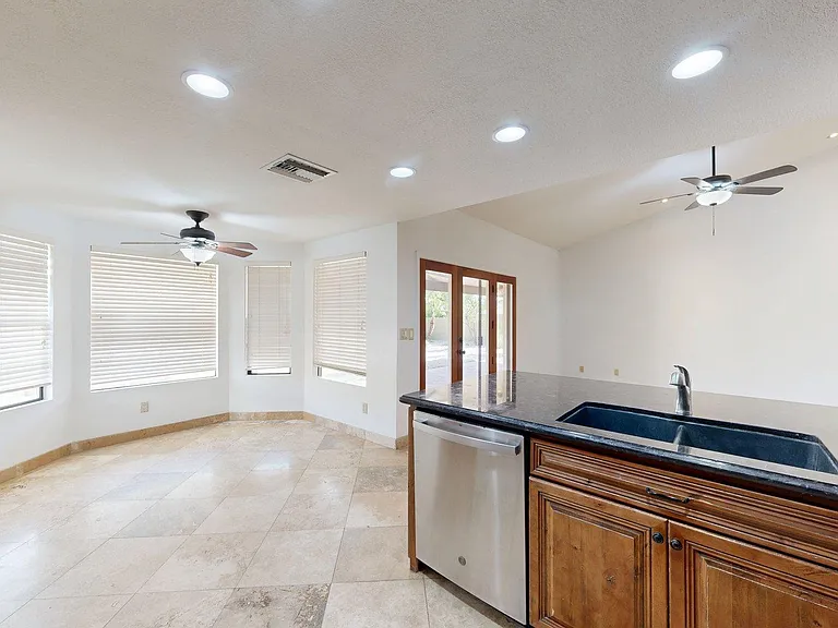 10575 E Mission Ln — Photo 8