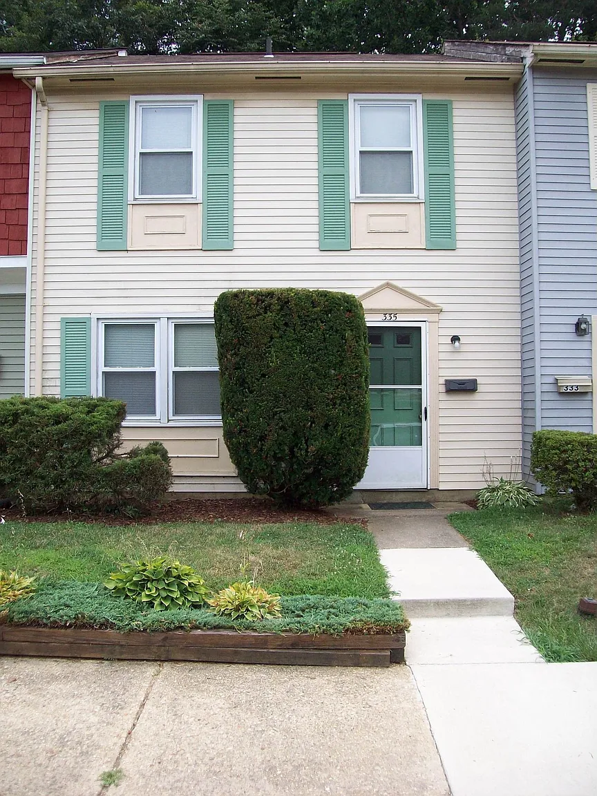 335 Elderwood Ct photo 1