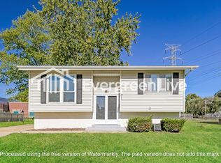1867 Don Donna Dr, Florissant, MO 63031