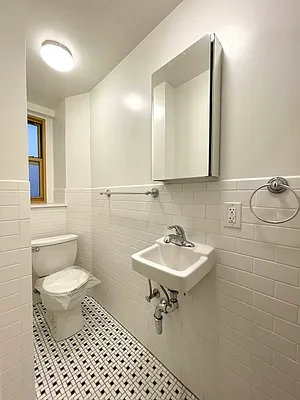 Rented by (Legacy) NY Quality Living Uptown | media 9