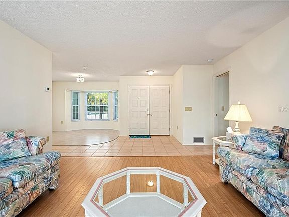 4th image of 6476 Blueberry Dr