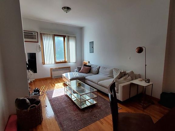 4th image of 38 Jewel St #2