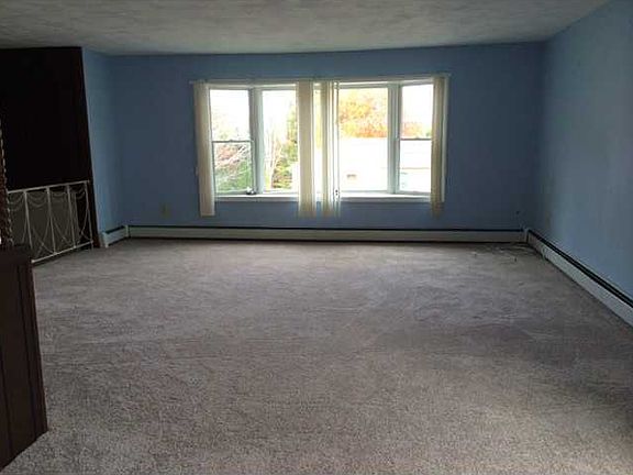 5th image of 10 Barnes Ave