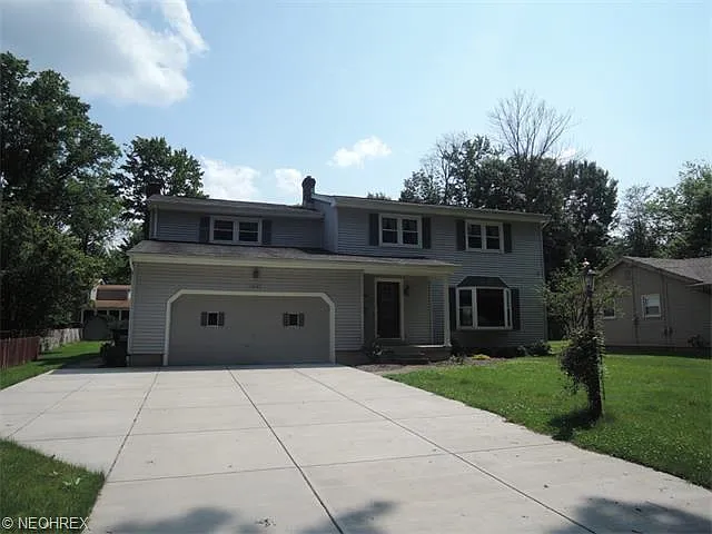 1841 Lancaster Dr photo 1