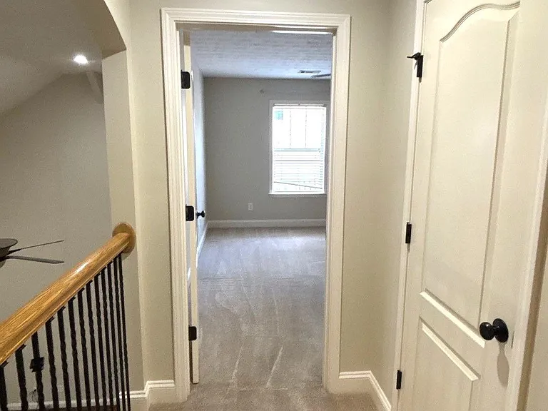 1018 Silver Lake Dr — Photo 31