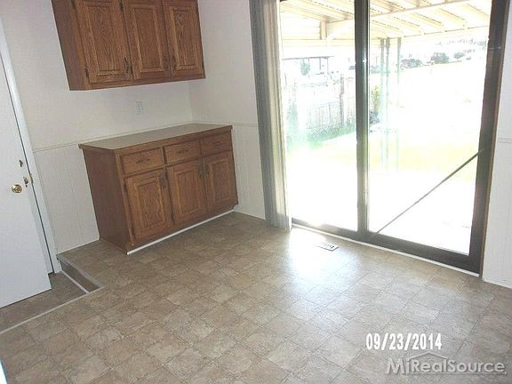 5th image of 27725 Larry St