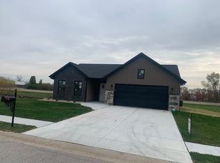 3752 Kristine Dr, Pontoon Beach, IL 62040