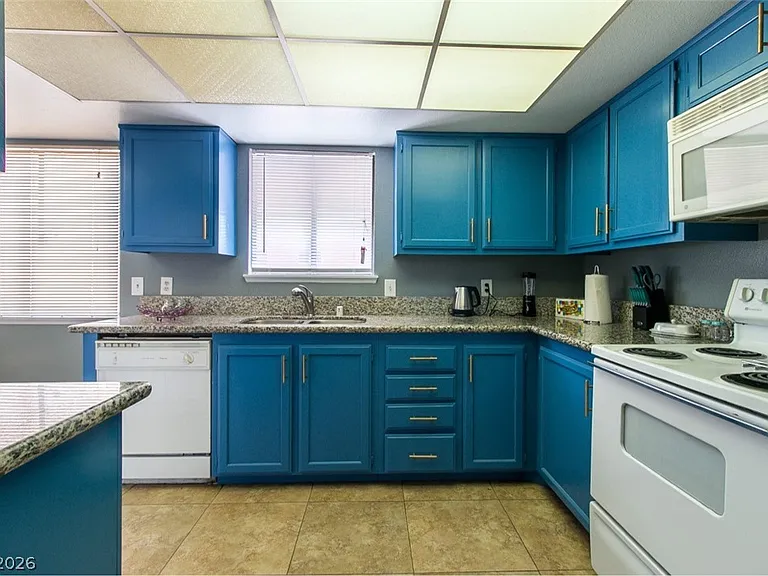1812 Niblick Cir — Photo 6