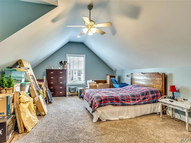 1211 Sadie Cir — Photo 35