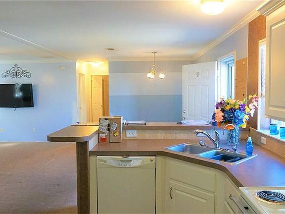 5th image of 212 51st Avenue Dr W