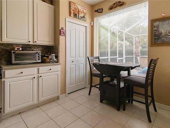 5th image of 10603 Esher Wood Ct