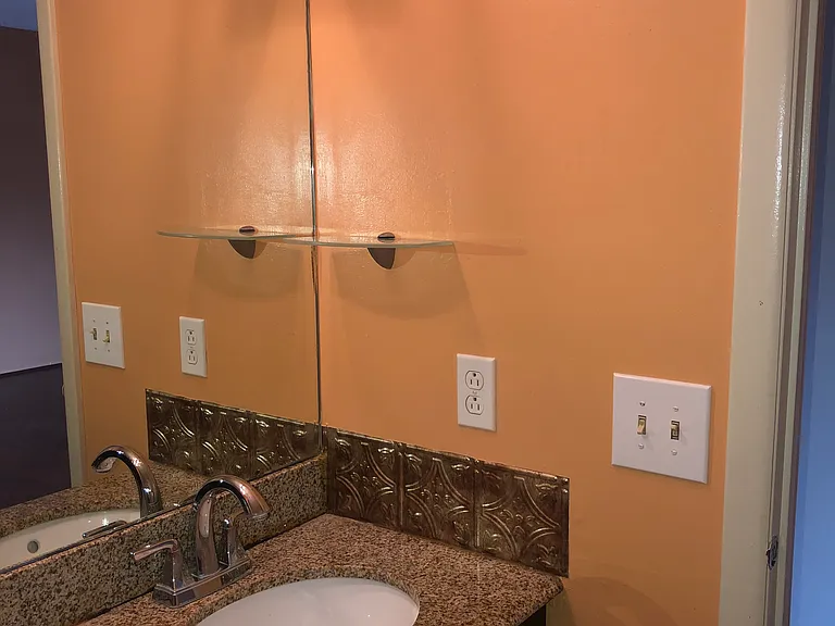 209 Westgate Dr — Photo 10