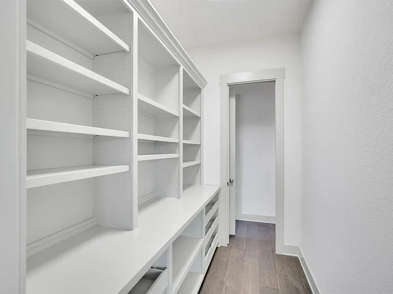140 Farish Ln — Photo 15