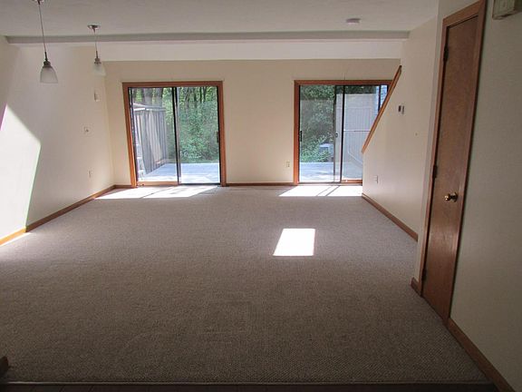 living room w/cathedral ceiling