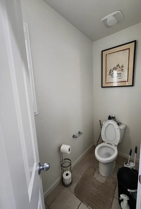 4 bed, 2.5 bath, 1811 sqft, $1,300 — Photo 4