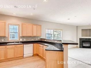 4920 Underwood Ln N UNIT F, Plymouth, MN 55442