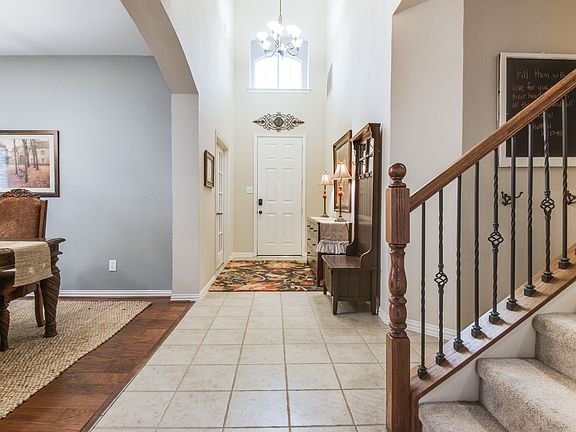 3rd image of 2464 Deerwood Dr