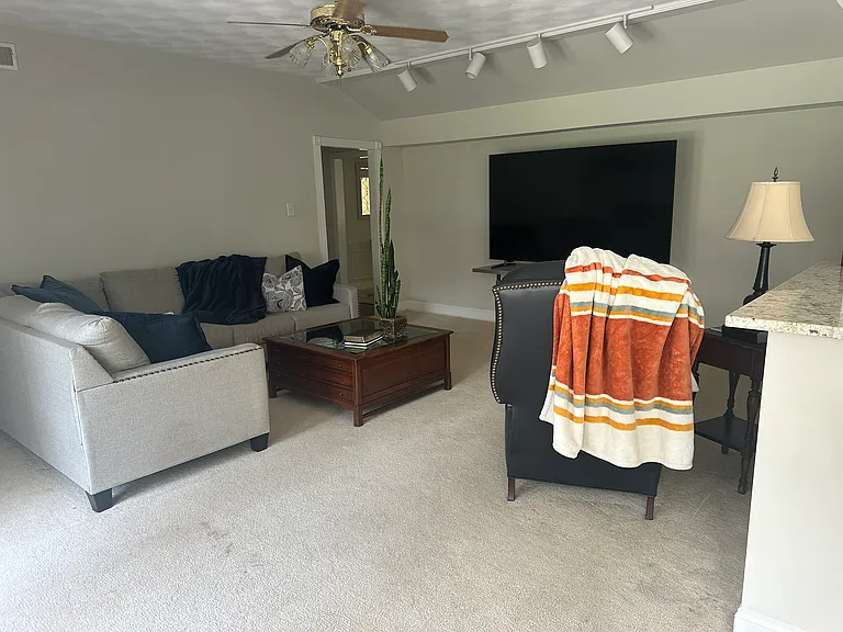 11333 Strait Ln — Photo 5