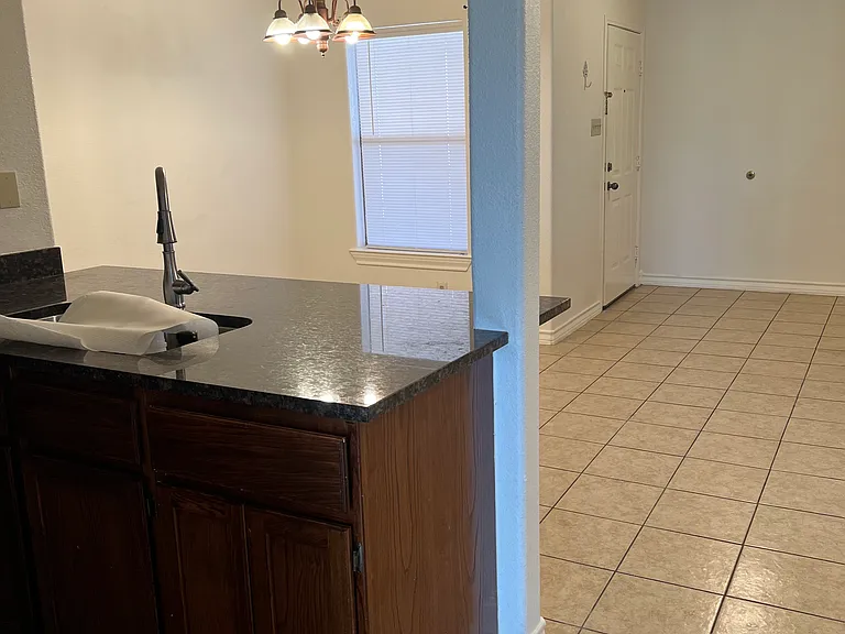 5005 San Francisco Ave — Photo 21
