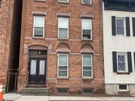 363 4th St, Troy, NY