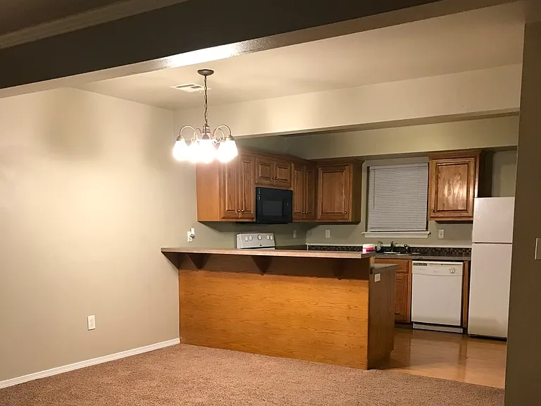 6701 S Utica Pl — Photo 3