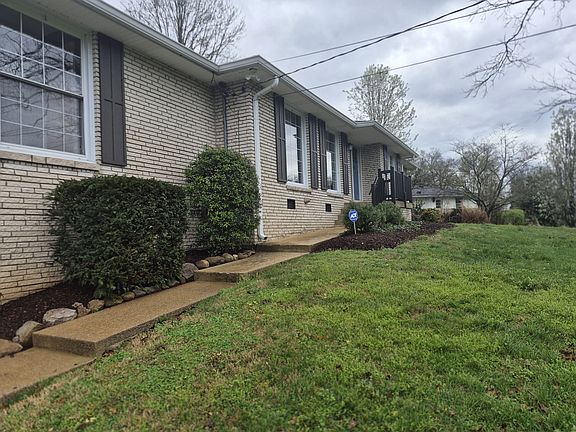 3rd image of 742 Currey Rd